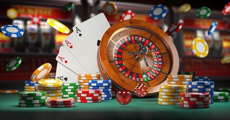 Antarmuka meja Texas Poker di hantoto dengan kartu komunal, pemain, dan kontrol taruhan